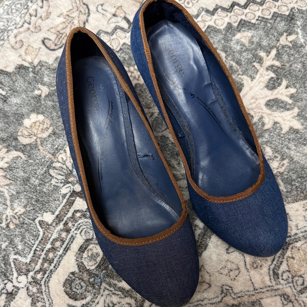 George Women's Navy and Brown Flats